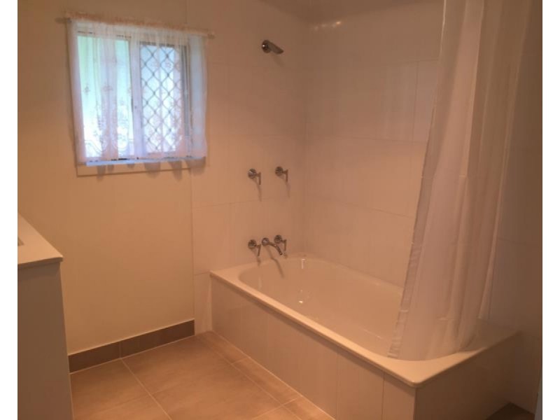 6 Wiseman Street, The Range QLD 4700
